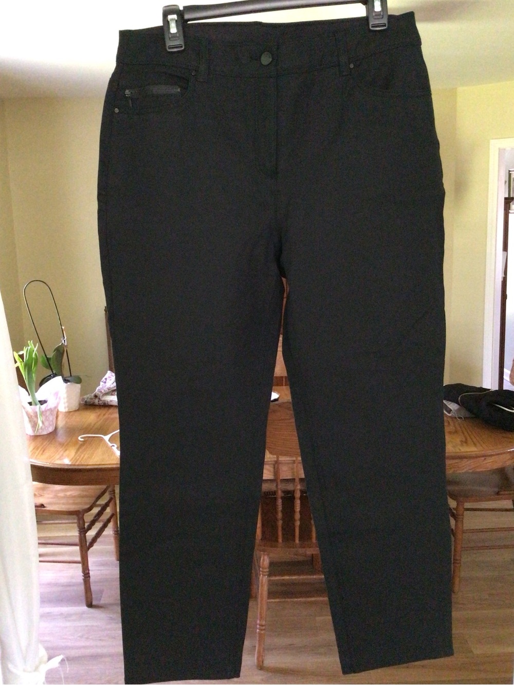 Chico’s So Slimming Black Ankle Jean 1.5